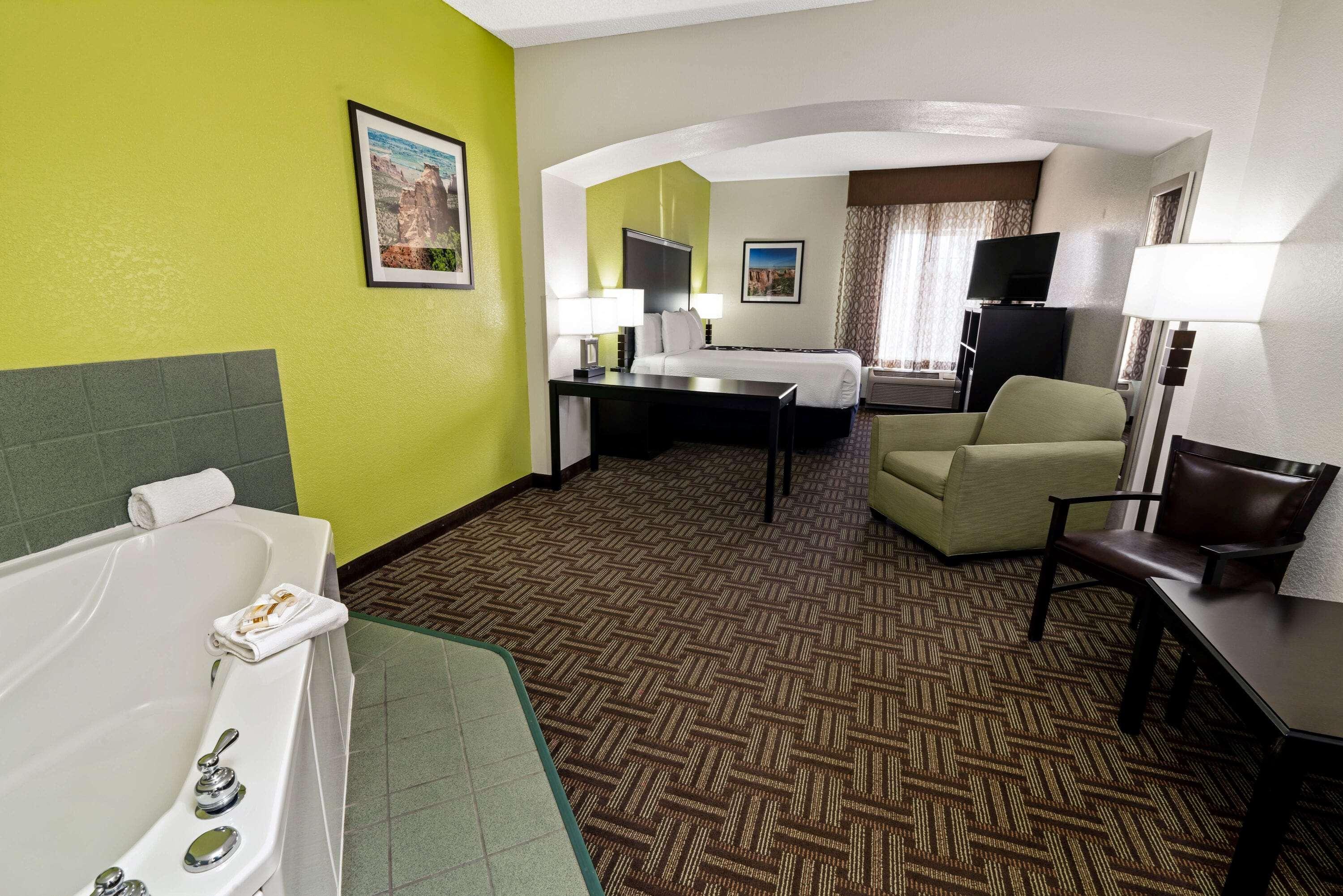 La Quinta By Wyndham Fruita Hotel Екстериор снимка